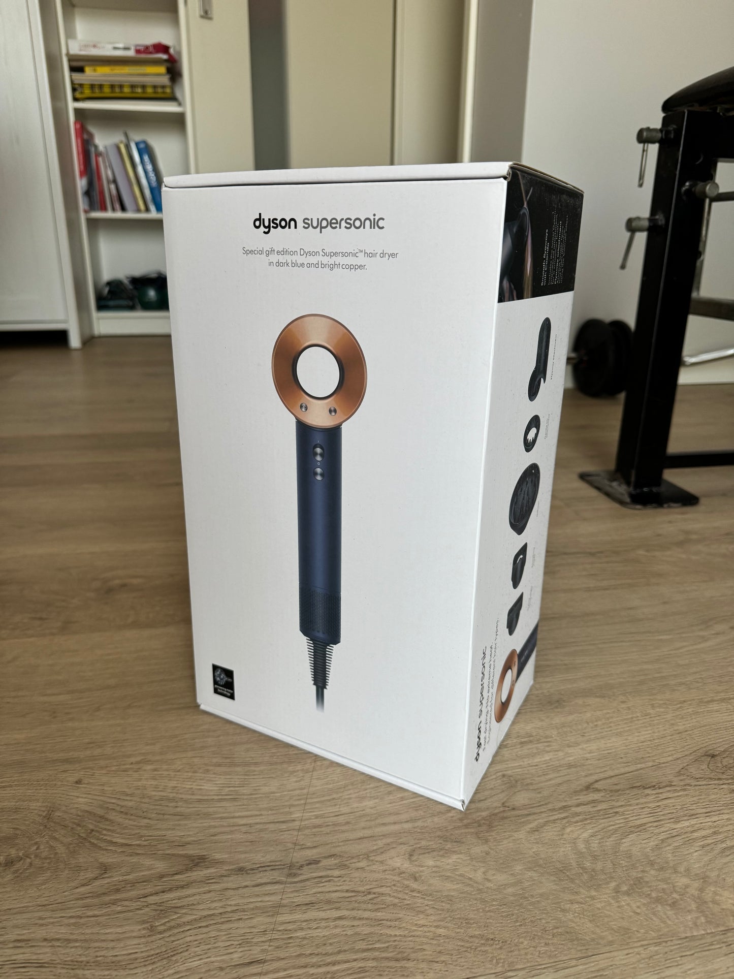 Asciugacapelli Dyson Supersonic™ – Capelli lisci e mossi (Blu di prussia/Rame)